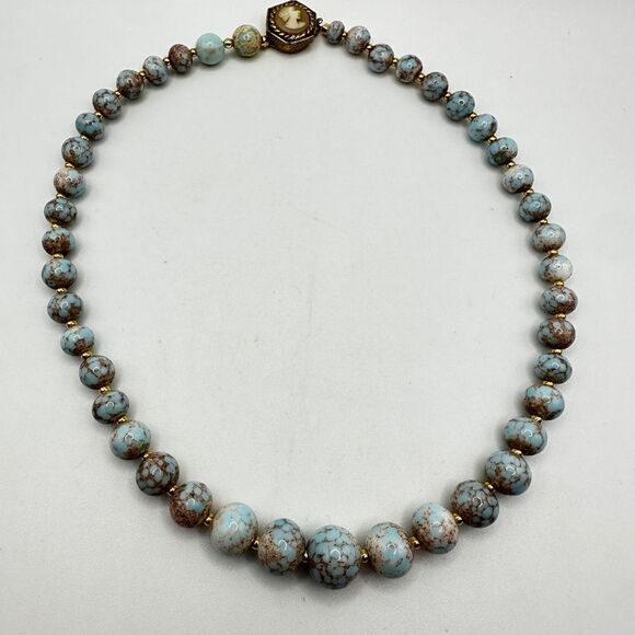 16" Vintage Revived ceramic and gold tone accent beaded necklace w/ cameo clasp! - Picture 4 of 14